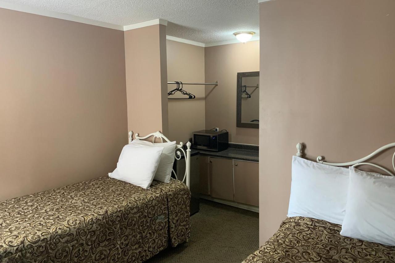 Lucien Motel Whitby Zewnętrze zdjęcie