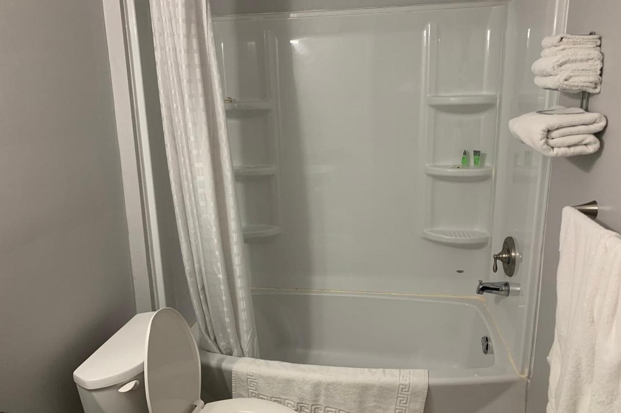 Lucien Motel Whitby Zewnętrze zdjęcie